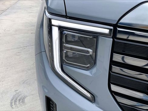 Used 2024 GMC Sierra 1500 AT4 w/ Technology Package AWD/4WD image 28