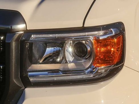 Used 2021 GMC Canyon AT4 w/ Trailering Package image 8