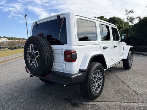 New 2026 Jeep Wrangler Unlimited Sahara AWD/4WD image 5