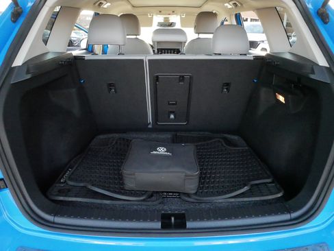 Certified 2022 Volkswagen Taos SE image 18