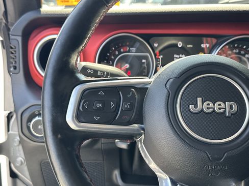 Used 2020 Jeep Wrangler Unlimited Rubicon w/ Cold Weather Group AWD/4WD image 28