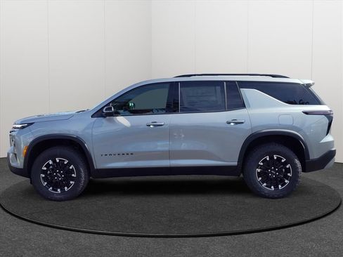New 2026 Chevrolet Traverse Z71 w/ Driver Confidence Package AWD/4WD image 2