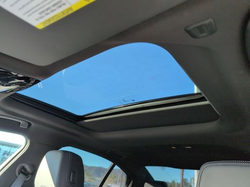 Used 2024 BMW 530i w/ M Sport Package image 28