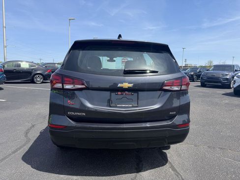 Used 2022 Chevrolet Equinox LS w/ Driver Confidence II Package AWD/4WD image 6