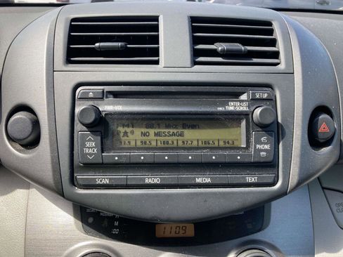 Used 2012 Toyota RAV4 FWD image 15