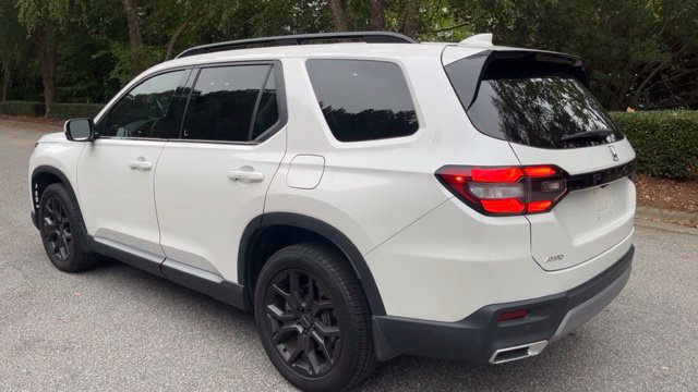 Used 2025 Honda Pilot Touring image 7