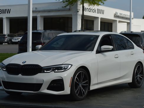 Used 2021 BMW 330i Sedan w/ M Sport Package image 6