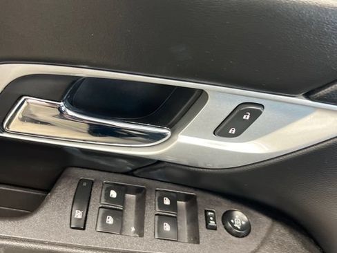 Used 2017 GMC Terrain SLE w/ Technology Package AWD/4WD image 16