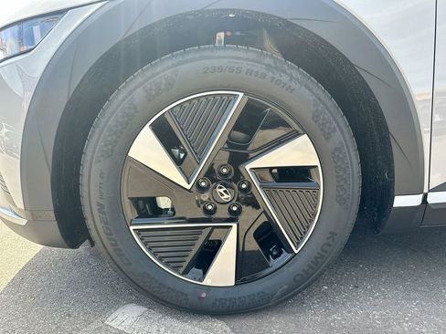 New 2025 Hyundai Ioniq 5 SEL image 35