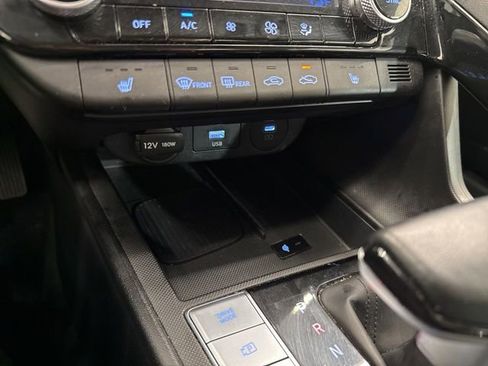 Used 2025 Hyundai Elantra SEL FWD image 24