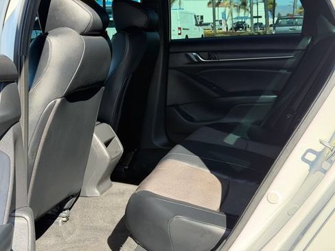 Used 2018 Honda Accord Sport image 17