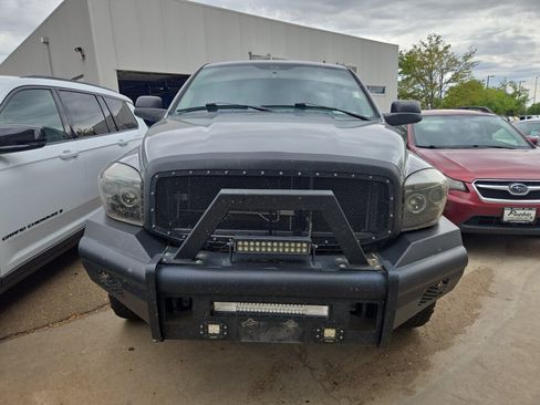 Used 2009 Dodge Ram 2500 Truck SXT AWD/4WD image 2