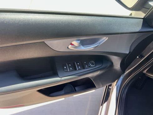 Used 2023 Kia Forte LXS w/ LXS Technology Package FWD image 29