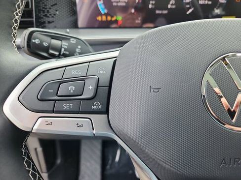 New 2026 Volkswagen Tiguan SE image 11