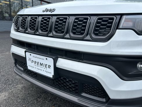 New 2026 Jeep Compass Latitude image 13