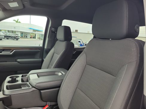 Used 2025 Chevrolet Silverado 1500 LT RWD image 13