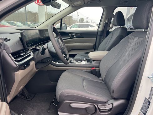 New 2026 Kia Carnival LX image 8