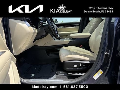 Used 2019 Cadillac XT5 Luxury FWD image 18