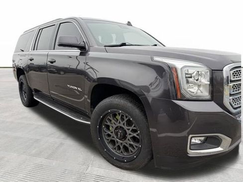 Used 2016 GMC Yukon XL SLT w/ Open Road Package image 2
