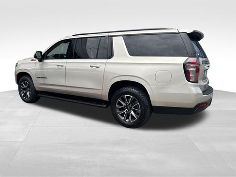 Certified 2023 Chevrolet Suburban Z71 w/ Luxury Package AWD/4WD image 3