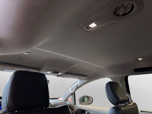 Used 2022 Chrysler Pacifica Touring-L FWD image 23