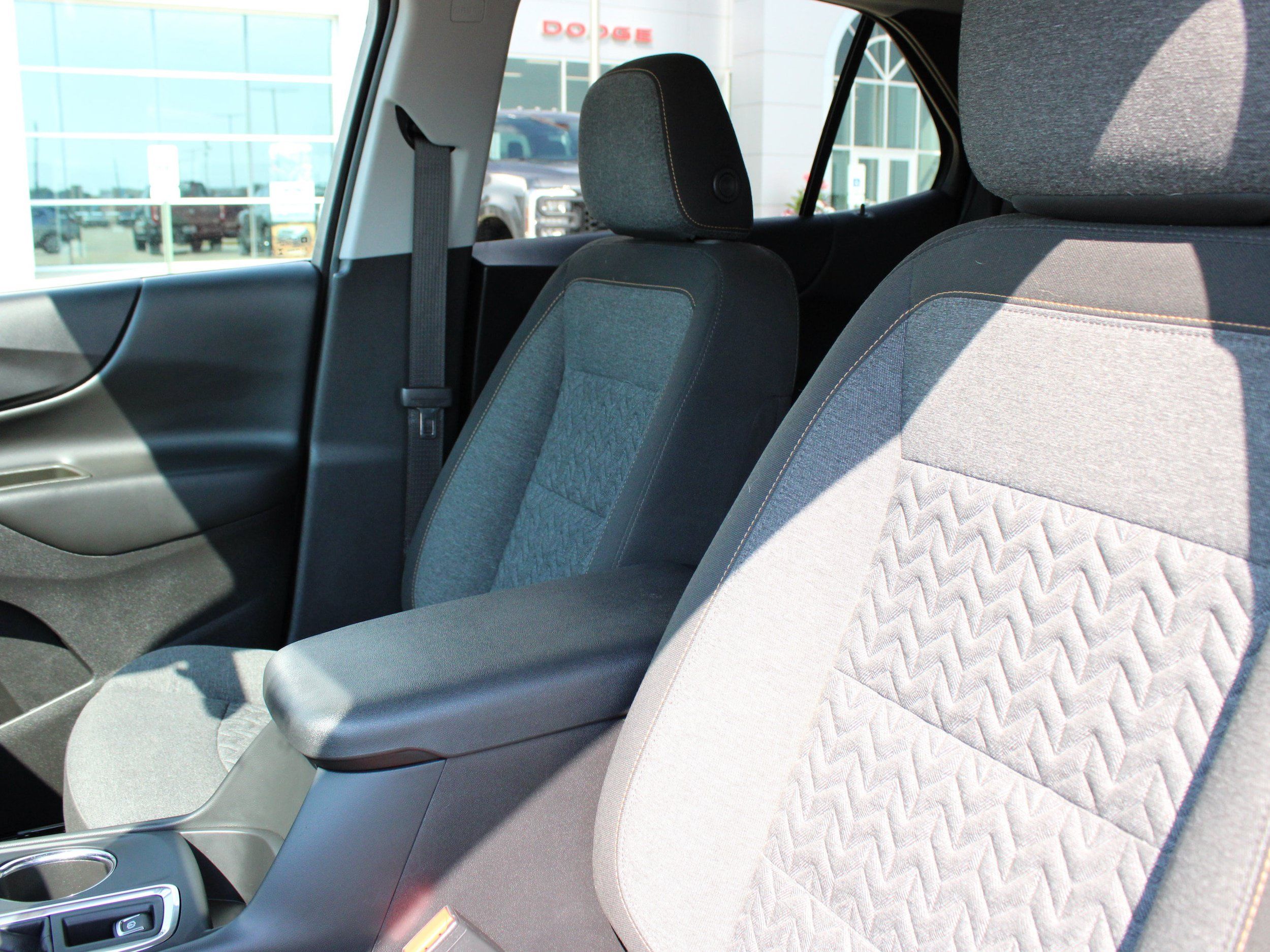 Used 2023 Chevrolet Equinox LT FWD image 33