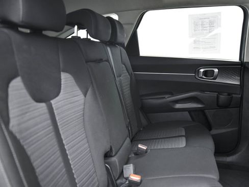 Used 2023 Kia Sorento LX image 16