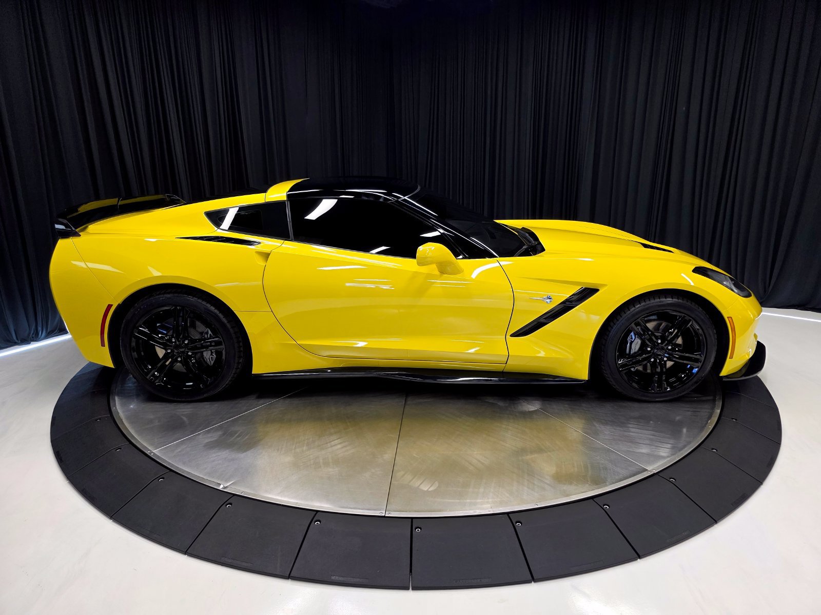 Used 2016 Chevrolet Corvette Stingray Coupe w/ 3LT Preferred Equipment Group RWD image 14