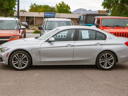 Used 2018 BMW 330e RWD image 8