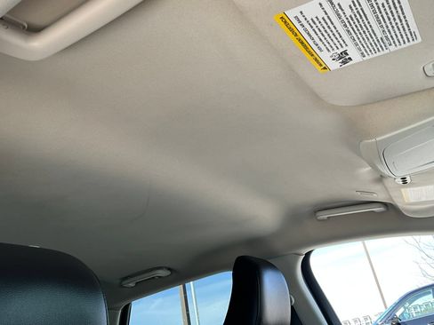 Used 2023 Ford Edge Titanium AWD/4WD image 22