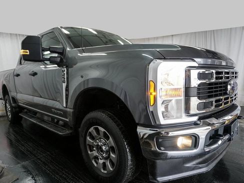 Used 2024 Ford F250 XLT image 2