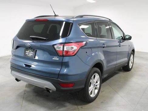Used 2018 Ford Escape SE image 9