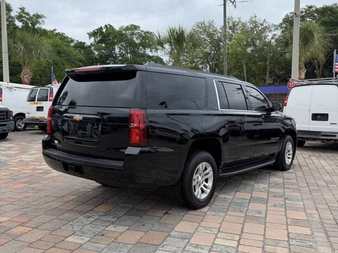 Used 2018 Chevrolet Suburban LT RWD image 5