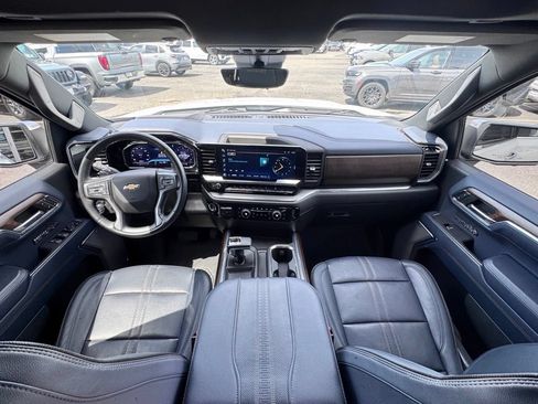 Used 2023 Chevrolet Silverado 1500 High Country w/ High Country Premium Package AWD/4WD image 22