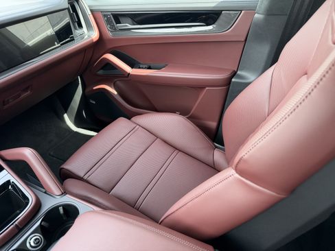 New 2026 Porsche Cayenne GTS AWD/4WD image 19