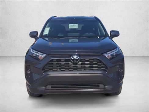 Used 2025 Toyota RAV4 XLE AWD/4WD image 2