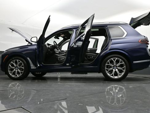Used 2023 BMW X7 xDrive40i w/ Premium Package image 32