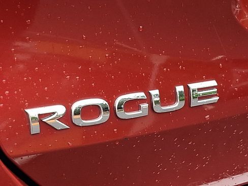 Used 2015 Nissan Rogue SV w/ SV Premium Package AWD/4WD image 30