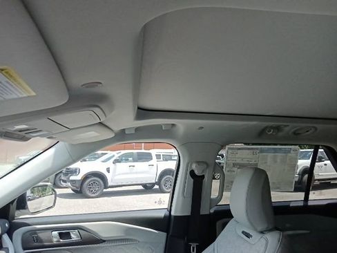 New 2026 Ford Explorer Platinum w/ LUX Leather Package AWD/4WD image 14
