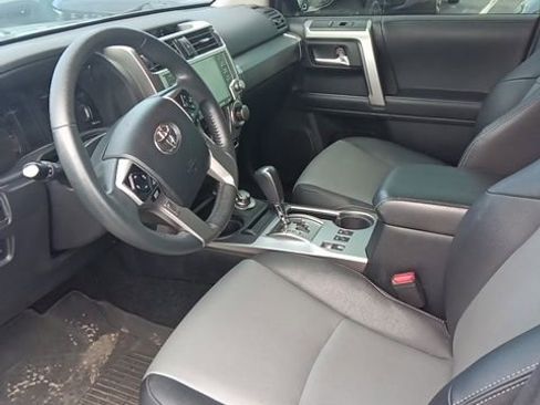 Used 2022 Toyota 4Runner SR5 Premium w/ Moonroof Package AWD/4WD image 10