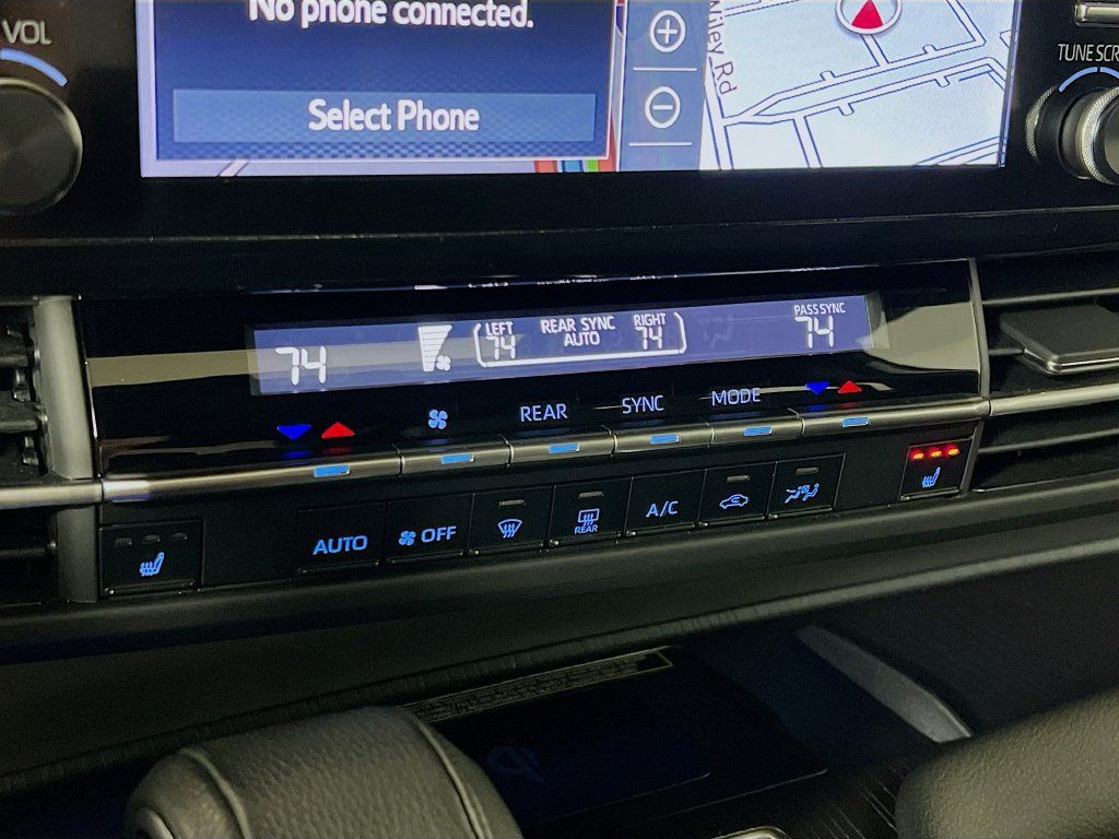Used 2023 Toyota Sienna XSE w/ XSE Plus Package AWD/4WD image 16