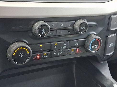 Certified 2023 Ford F250 XLT w/ XLT Premium Package image 16