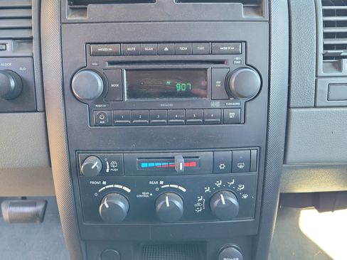 Used 2006 Dodge Durango SXT image 9