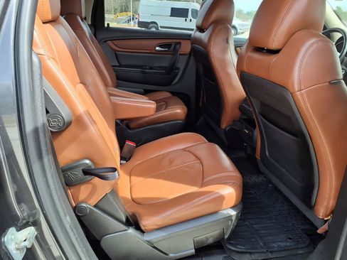 Used 2015 Chevrolet Traverse LT image 20