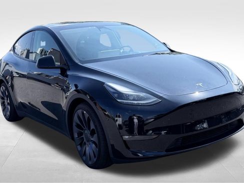 Used 2023 Tesla Model Y Performance AWD/4WD image 2