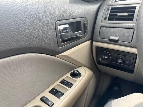 Used 2012 Ford Fusion SE FWD image 23