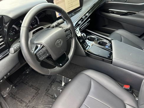 Used 2024 Toyota Mirai XLE image 10