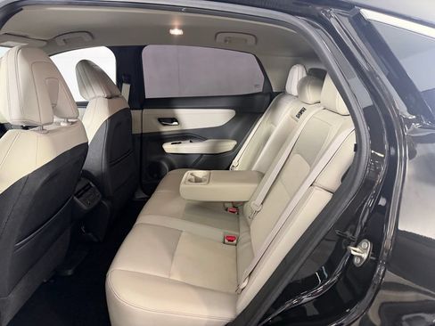 Used 2024 Nissan Ariya FWD image 26