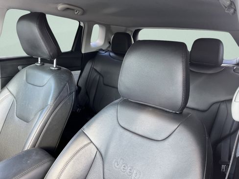 Used 2022 Jeep Compass Latitude image 15