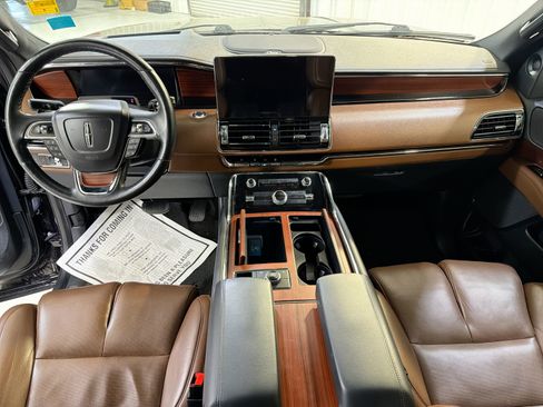 Used 2023 Lincoln Navigator Reserve w/ Monochromatic Package image 23